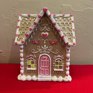 NWT Love and Cupcakes LED Valentines Day Gingerbread House - 8.5" H